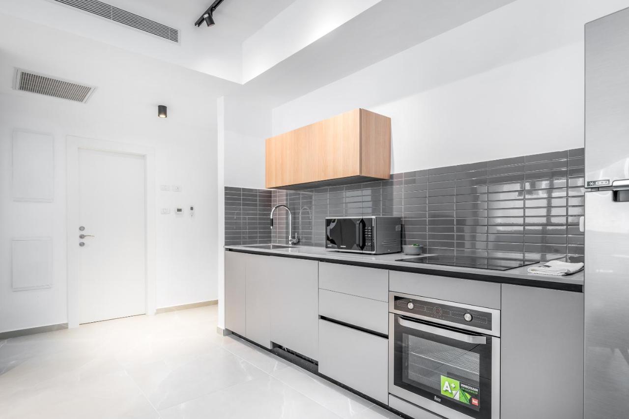 Stunning 1 Bdr With Balcony On Sheinkin St Apartment Tel Aviv Exterior photo